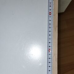 隙間の稼働収納棚　ちょっとしたスペースにちょうど良い棚ですの画像