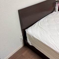 セミダブルベッドフレームの画像