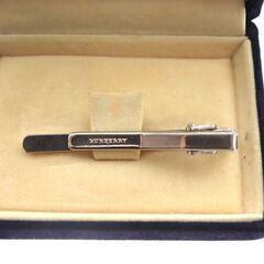 BURBERRY（バーバリー）ネクタイピン　シルバー　箱付きの画像