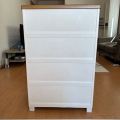 衣類収納棚(プラスチック製)の画像