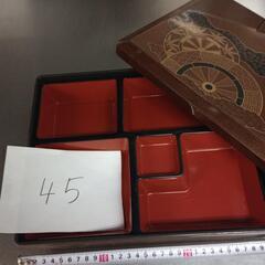 お弁当箱の画像