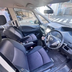 日産セレナの画像