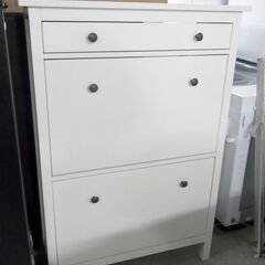 札幌～ 引取歓迎 未開封品 IKEA/イケア ヘムネス/HEMNES シューズボックス 001.695.60/幅89×奥30×高129cm の画像