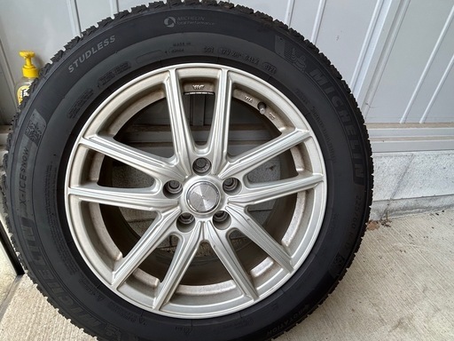 スタッドレスタイヤ