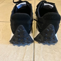 ニューバランス　327 24.5センチ
の画像
