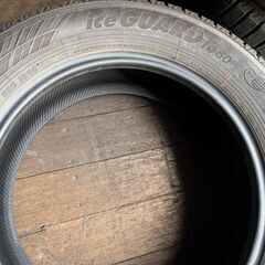 JMS０６７　🌟タイヤ安く譲ります🌟中古スタッドレスタイヤ🚗２１５/６０R１７の画像