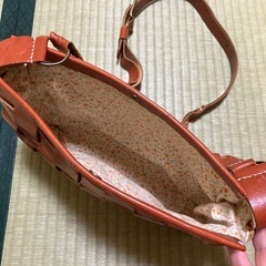 1点ものの本革ショルダーバックの画像
