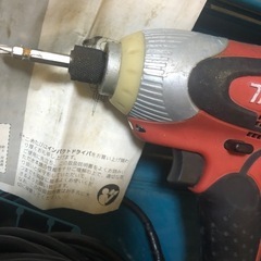 マキタ 100V インパクトドライバー 6955SPKR 、ケース付の画像