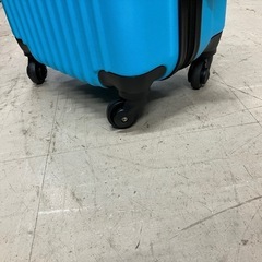 A2508-516 キャスター付きスーツケース 暗証番号式ロック付き 容量不明 中古の画像