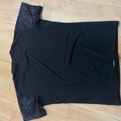 adidasスポーツTシャツの画像