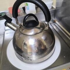 加湿器，IHクッキングヒーター用ケトル，デスクライト，炊飯器の画像