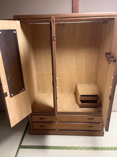 無料】洋服タンス 桐風 三扉タイプ 引き取り限定 (サビサビ動物