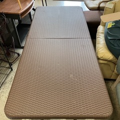 I 2508-519 折りたたみテーブル ラタン調　キズ汚れ有り　1箇所部品無しの画像