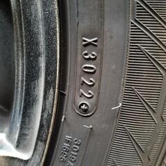 R15 スタッドレスタイヤ(ナット付)の画像