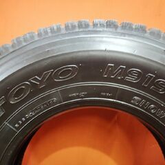 札幌発 引取OK TOYO M919 225/90R17.5 127/125L 17.5インチ トラックタイヤ スタッドレス 4本 バリ溝 4t レンジャー ファイター等 (KTS237)の画像