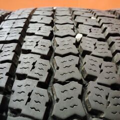 札幌発 引取OK TOYO M919 225/90R17.5 127/125L 17.5インチ トラックタイヤ スタッドレス 4本 バリ溝 4t レンジャー ファイター等 (KTS237)の画像