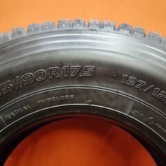 札幌発 引取OK TOYO M919 225/90R17.5 127/125L 17.5インチ トラックタイヤ スタッドレス 4本 バリ溝 4t レンジャー ファイター等 (KTS237)の画像