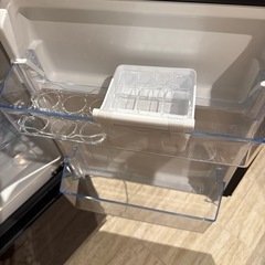 【ほぼ新品】2023年購入　
ハイセンス　Hisense 2ドア　冷凍冷蔵庫 HR-G13C-BR/W　　の画像