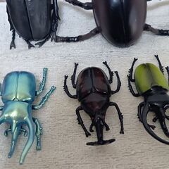 カブトムシフィギィア10匹セットの画像