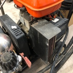 【店頭お渡し限定】（25-8-4）エンジン式動力噴霧機　マルヤマ・クボタ　※要現状確認の画像