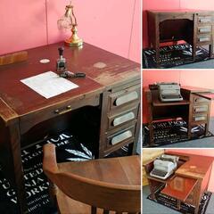 AMERICAN VINTAGE
タイプライター付き ウッドデスク
3drawer デスク（勉強机）
#店舗什器
#アンティーク
#アメリカンヴィンテージの画像