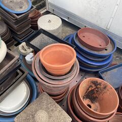何個でも 無料 激安 素焼き 植木鉢 大量  水盤や盆栽鉢もあります ガーデニング 庭 植物 花 果樹 多肉 サボテン フラワー プランター 鉢カバー 陶器 園芸  の画像