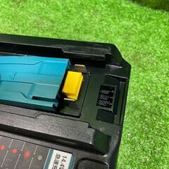 マキタ DC18RF 充電器【市川行徳店】【店頭取引限定】【中古】ITBBY2HI3Q1Bの画像