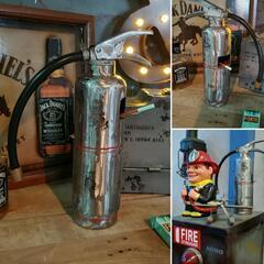 アメリカン 《消火器》Style
ディスプレイ 灰皿（シガーグッツ）
#店舗什器
#タバコ
#煙草の画像