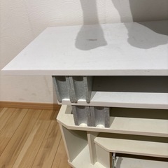 テレビボードの画像