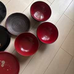 食器+椅子　まとめ引き取りの画像