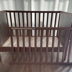 IKEA ベビーベッド　SUNDVIK グレーブラウンの画像