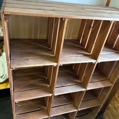 木の棚の画像