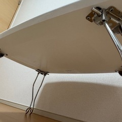 猫足折りたたみテーブルの画像