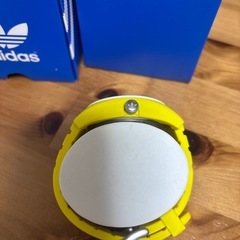 adidas時計の画像
