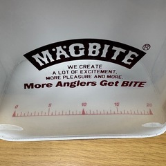 MAGBITE フィッシングバケツ 約20L メジャー付きの画像