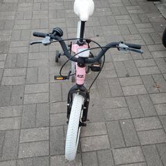子供用自転車　補助輪付き　子供　自転車の画像