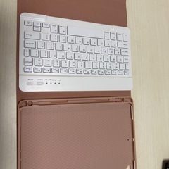 iPadケースとキーボードの画像