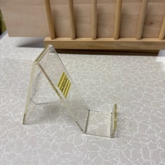 プラスチックイーゼル2点　アクリル陳列台の画像