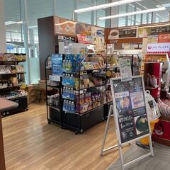 未経験OK×シフト自由×安定収入！空港でレジスタッフ＿株式会社JALUXエアポート＿徳島空港の画像