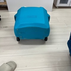 【訳あり処分価格】クーラーボックスキャスター付き、の画像