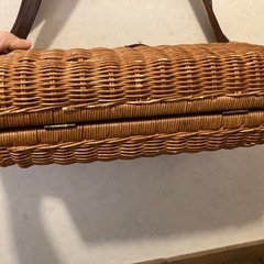 ブラウン かご ショルダーバッグの画像