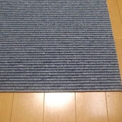 日本製タイルカーペット１枚１３０円＜１５９０＞・在庫７枚・訳あり品・未使用品の画像
