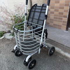 【お話中】車輪付買い物かご？の画像
