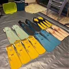 ダイビングフィンまとめ売りの画像