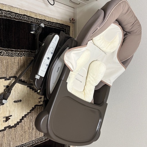 電動　アップリカ　ユラリズム　オート　ハイローチェア