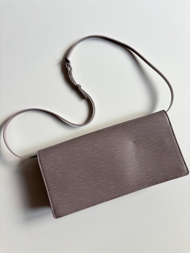 【値下げ中】Louis Vuitton エピレザー クラッチバッグ