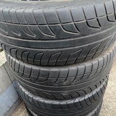 タイヤ4本セット。215-50R17の画像