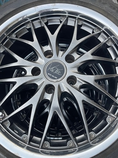 タイヤ4本セット。215-50R17