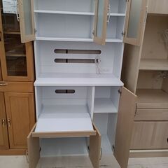 リユースのサカイ栃木店★ジモティ割あり★  食器棚 ホワイト×ベージュ W89.7×D42×H180 クリーニング済み TC10264の画像