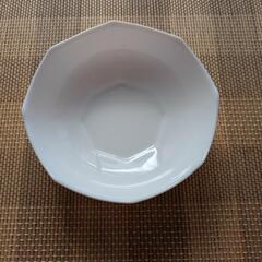山崎パンの景品白い食器の画像